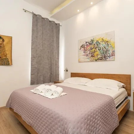 St. Jacob Old Town & Sea View Apartment *
